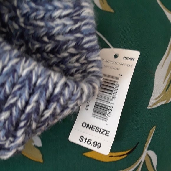 Gap Cable Knit Infinity Scarf & Beanie - Picture 3 of 7
